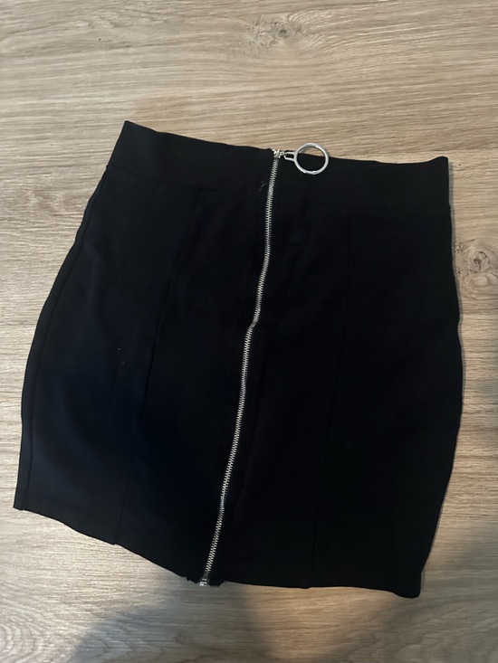 Dresses & Skirts - Black Mini Skirt with Silver Zip Detail